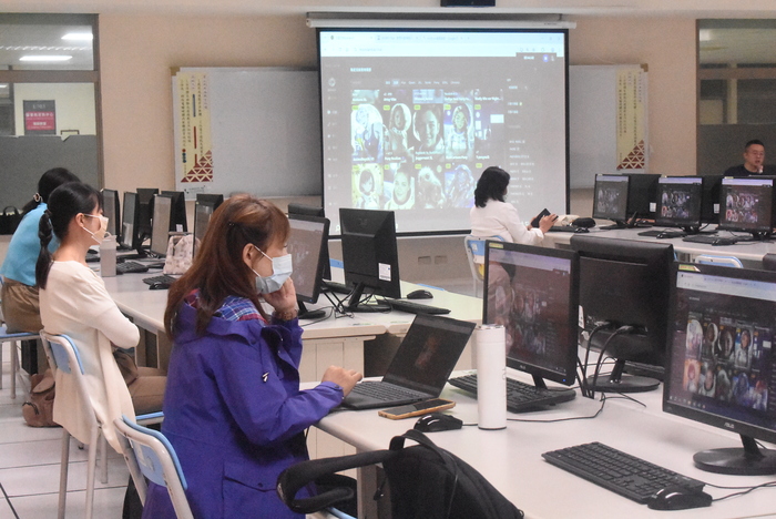 114.10.27教師研習「人工智慧生成與軟體教學實作應用」主講人：楊秉桓專案經理圖片