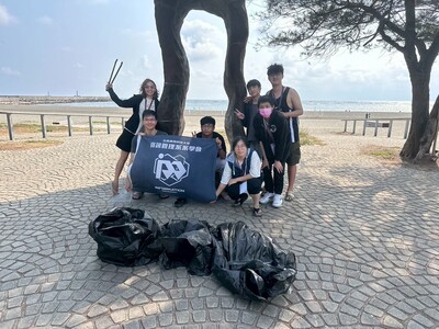 114.04.23【系學會】資電共濟，蔚藍在起淨灘活動照片圖片