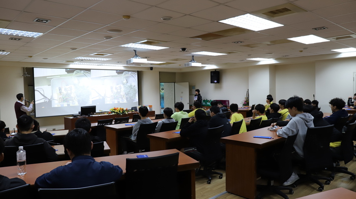 114.12.16「新化高工電子科」蒞校體驗參訪圖片