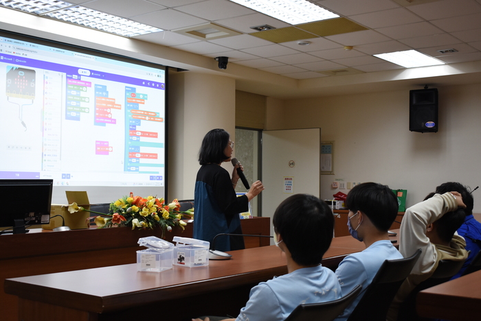 114.12.18「新化高工資處科」蒞校體驗參訪圖片