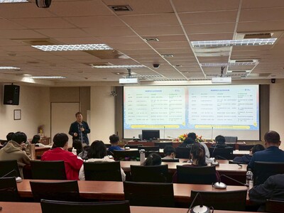 114.11.20「AI在智慧醫療及校園應用」講座活動 主講人：楊正宏教授圖片